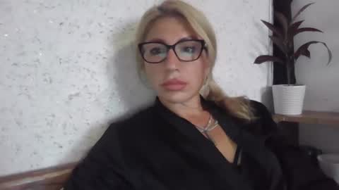 Snapshot of fox_red_lady7 chatting on 09-18-25, 02:30 fox_red_lady7 online show from 09-18-25, 02:30