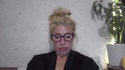 Snapshot of fox_red_lady7 chatting on 10-04-25, 07:34 fox_red_lady7 online show from 10-04-25, 07:34