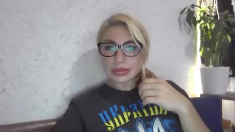 Snapshot of fox_red_lady7 chatting on 10-10-25, 12:37 fox_red_lady7 online show from 10-10-25, 12:37