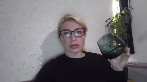 Snapshot of fox_red_lady7 chatting on 10-13-25, 04:51 fox_red_lady7 online show from 10-13-25, 04:51