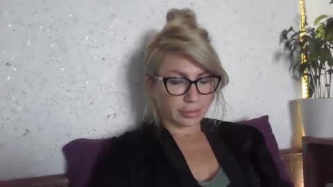 Snapshot of fox_red_lady7 chatting on 10-26-25, 06:41 fox_red_lady7 online show from 10-26-25, 06:41