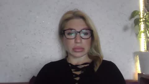 Snapshot of fox_red_lady7 chatting on 11-06-25, 09:10 fox_red_lady7 online show from 11-06-25, 09:10