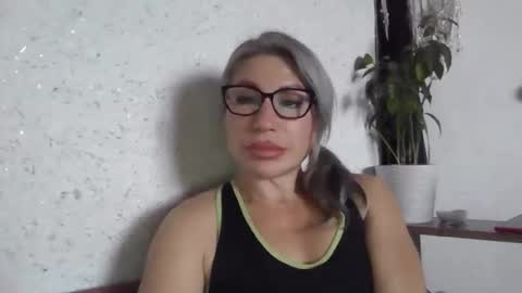 Snapshot of fox_red_lady7 chatting on 11-14-25, 11:20 fox_red_lady7 online show from 11-14-25, 11:20