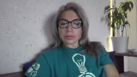 Snapshot of fox_red_lady7 chatting on 11-15-25, 05:49 fox_red_lady7 online show from 11-15-25, 05:49