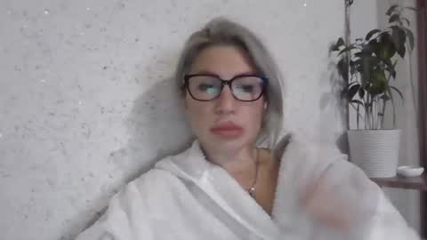 Snapshot of fox_red_lady7 chatting on 11-16-25, 12:11 fox_red_lady7 online show from 11-16-25, 12:11