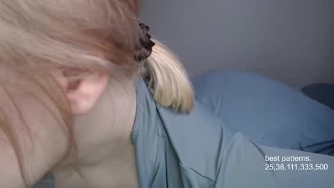 i am your baby Alien  online show from 10-04-25, 01:53