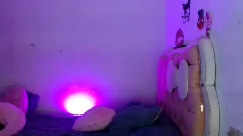 Snapshot of foxkatty69 chatting on 09-19-25, 05:57 Katty online show from 09-19-25, 05:57