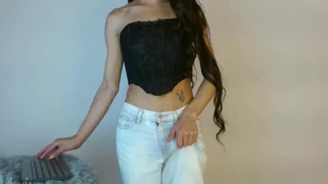 Snapshot of foxkatty69 chatting on 11-23-25, 05:40 Katty online show from 11-23-25, 05:40