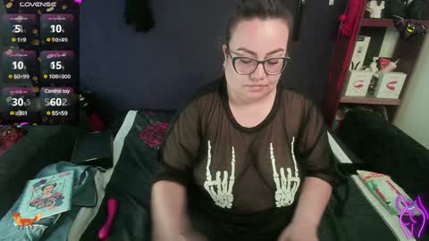 foxxbell online show from 12-29-24, 11:08