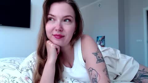 Snapshot of foxxycindy chatting on 10-02-25, 01:18 Cindy online show from 10-02-25, 01:18