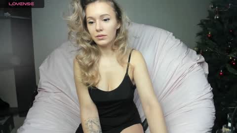 Foxy online show from 12-25-24, 09:13