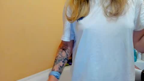 Foxy online show from 10-09-25, 12:19