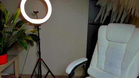 Foxy online show from 11-04-25, 12:21