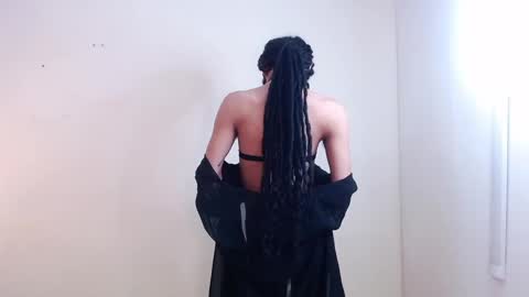 Ella online show from 10-10-25, 03:44