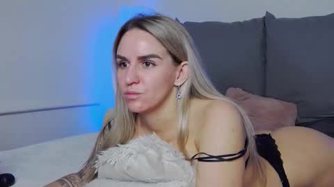 Foxy Kimmi online show from 11-29-25, 07:00