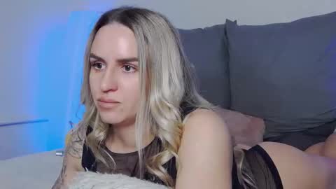 Foxy Kimmi online show from 12-17-25, 06:41