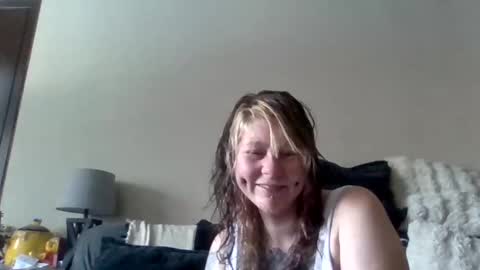 foxyfang online show from 12-04-25, 06:16