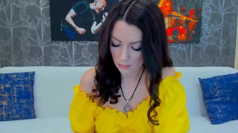 Snapshot of foxyx1 chatting on 01-12-25, 12:33 Foxy online show from 01-12-25, 12:33