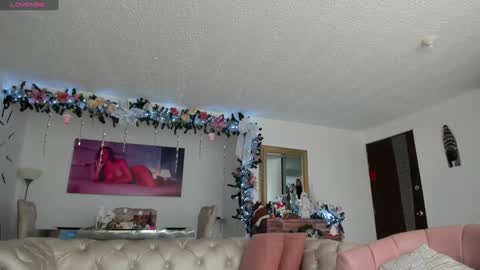 Snapshot of fraiderbrown chatting on 12-27-24, 06:53 IM FRAIDER online show from 12-27-24, 06:53