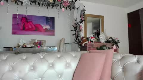 Snapshot of fraiderbrown chatting on 12-28-24, 03:37 IM FRAIDER online show from 12-28-24, 03:37