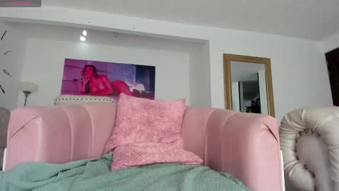 Snapshot of fraiderbrown chatting on 01-15-25, 09:20 IM FRAIDER online show from 01-15-25, 09:20