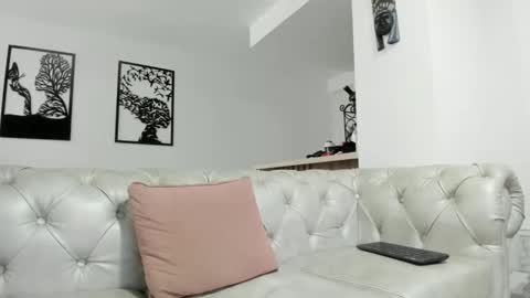 Snapshot of fraiderbrown chatting on 09-27-25, 04:45 IM FRAIDER online show from 09-27-25, 04:45