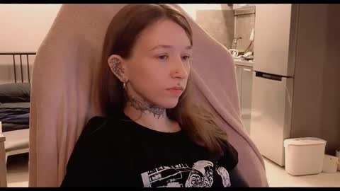 fran_bow online show from 10-31-25, 01:01