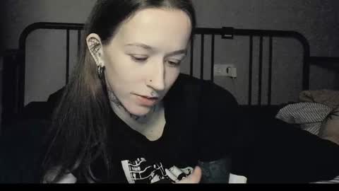 fran_bow online show from 12-19-25, 08:16