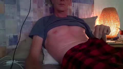 Snapshot of francelibre59 chatting on 07-26-26, 06:15 Alex online show from 07-26-26, 06:15