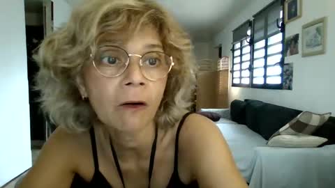 francelune online show from 02-21-25, 01:55
