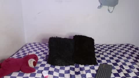 Snapshot of frances_ka chatting on 10-04-25, 10:19 francesca online show from 10-04-25, 10:19