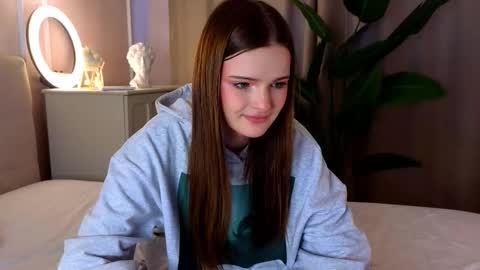 Marybrown eye Katy gray eye online show from 02-27-26, 07:52