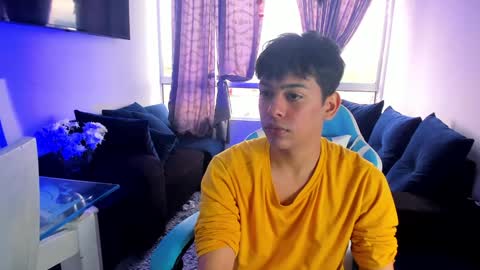 Snapshot of franco_rizzo01 chatting on 01-02-25, 07:40 frank online show from 01-02-25, 07:40