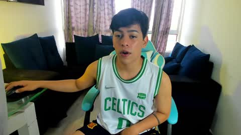 Snapshot of franco_rizzo01 chatting on 01-14-25, 08:04 frank online show from 01-14-25, 08:04