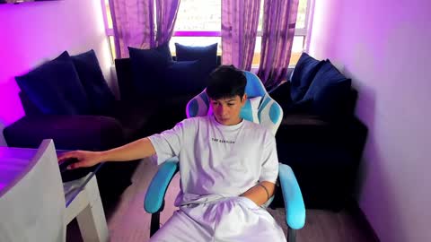 Snapshot of franco_rizzo01 chatting on 01-15-25, 07:12 frank online show from 01-15-25, 07:12