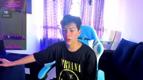 Snapshot of franco_rizzo01 chatting on 01-20-25, 03:18 frank online show from 01-20-25, 03:18