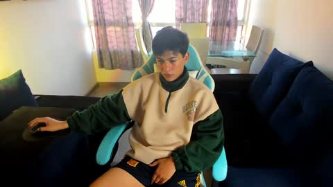 Snapshot of franco_rizzo01 chatting on 01-20-25, 06:21 frank online show from 01-20-25, 06:21