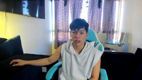 Snapshot of franco_rizzo01 chatting on 01-22-25, 06:20 frank online show from 01-22-25, 06:20