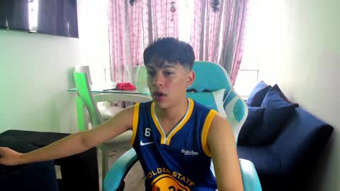 Snapshot of franco_rizzo01 chatting on 01-31-25, 05:53 frank online show from 01-31-25, 05:53