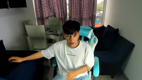 Snapshot of franco_rizzo01 chatting on 02-17-25, 10:03 frank online show from 02-17-25, 10:03