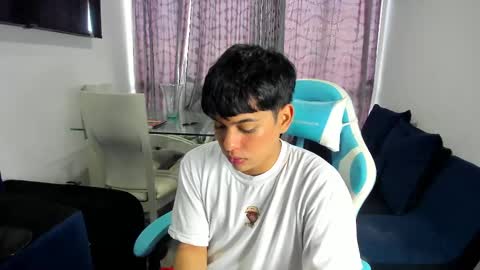 Snapshot of franco_rizzo01 chatting on 02-23-25, 10:20 frank online show from 02-23-25, 10:20