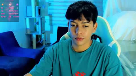 Snapshot of franco_rizzo01 chatting on 10-01-25, 05:13 frank online show from 10-01-25, 05:13