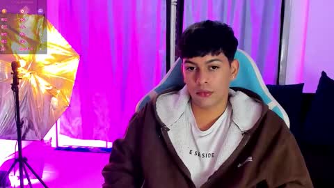 Snapshot of franco_rizzo01 chatting on 11-12-25, 02:34 frank online show from 11-12-25, 02:34