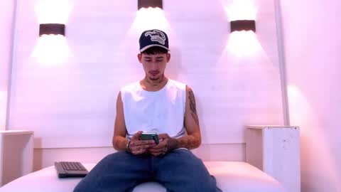 Snapshot of franco_roux chatting on 02-27-26, 11:54 Franco online show from 02-27-26, 11:54