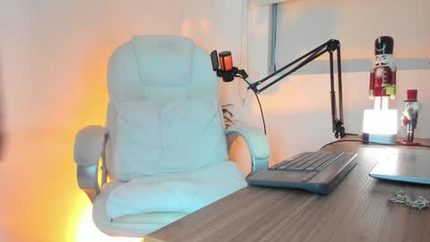 Francum online show from 12-15-24, 09:13