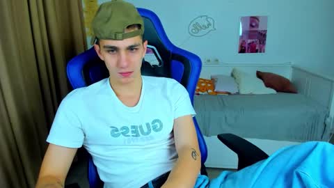 Frank online show from 10-31-25, 04:57