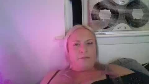 Snapshot of frankbritt chatting on 10-10-25, 05:28 frankbritt online show from 10-10-25, 05:28