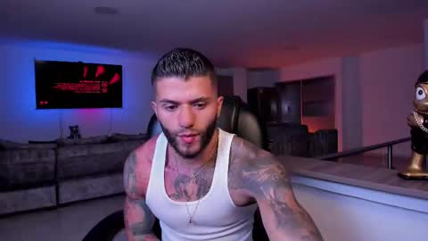 Frank Farrell. Hey remember to give me a thumbs up Ty online show from 03-11-25, 04:54