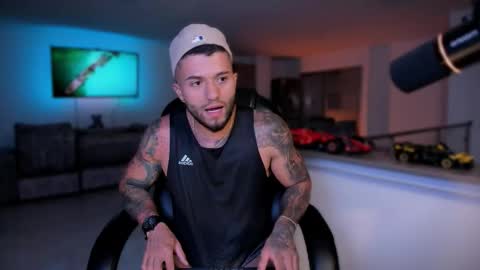 Frank Farrell. Hey remember to give me a thumbs up Ty online show from 09-08-25, 11:15