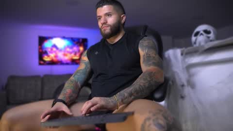 Frank Farrell. Hey remember to give me a thumbs up Ty online show from 10-28-25, 03:43